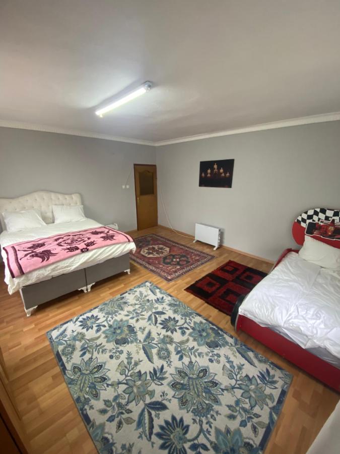 Triplex House Near The Airport Appartement Arnavutkoy Buitenkant foto